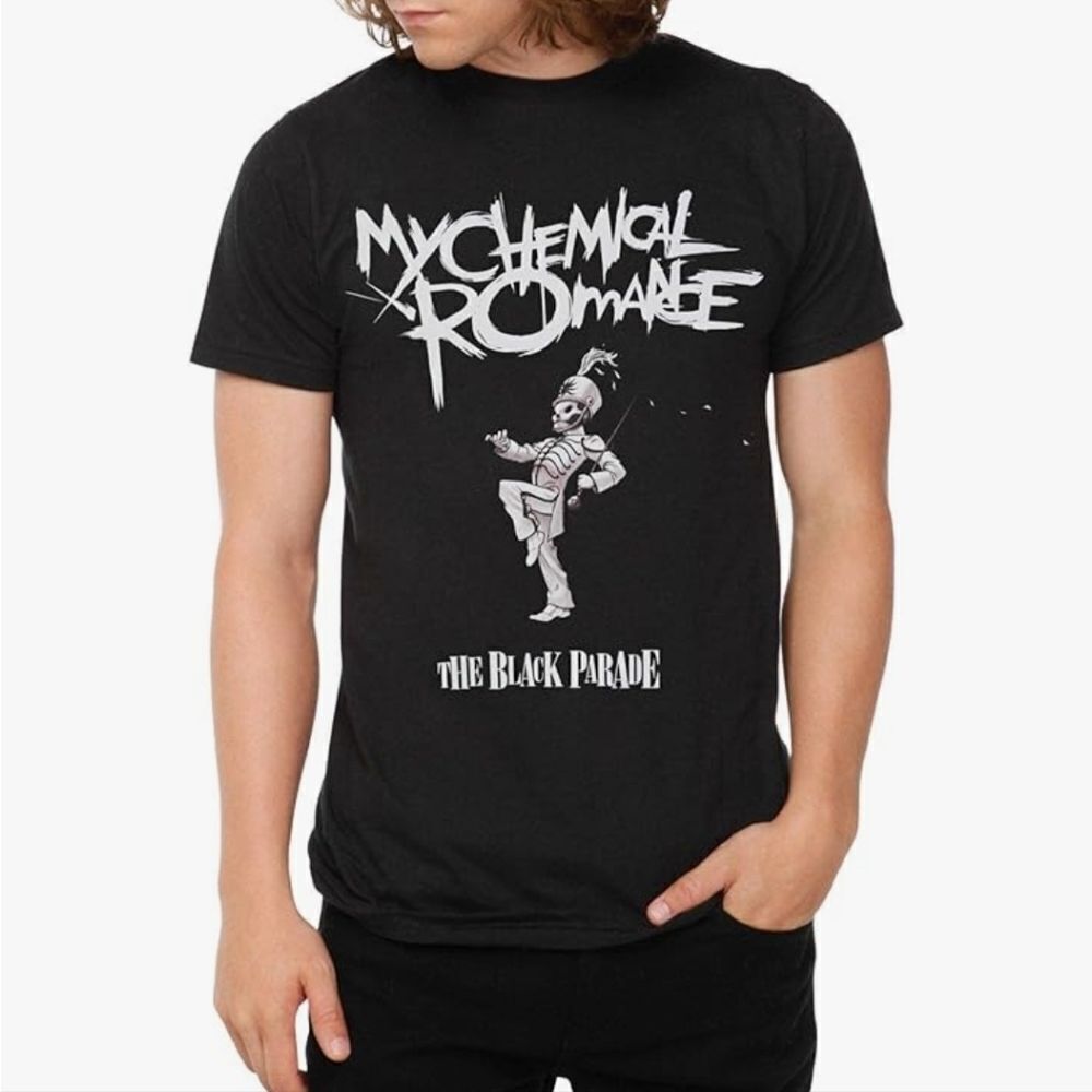Vintage My Chemical Romance 100% Cotton Black Parade Graphic Band Tour T-Shirt M